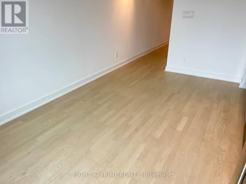 705 - 203 Catherine Street — photo 16 of 23