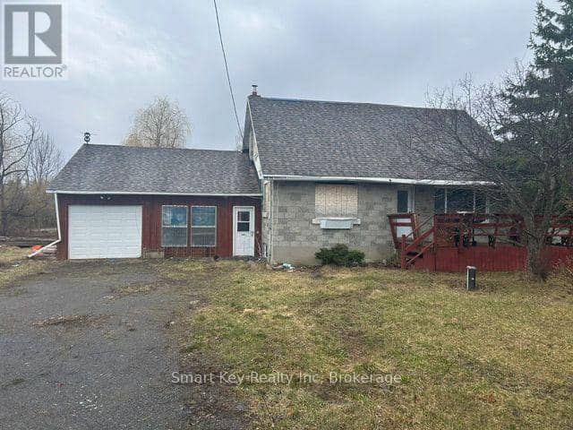 1696 River Road — photo 2 of 3