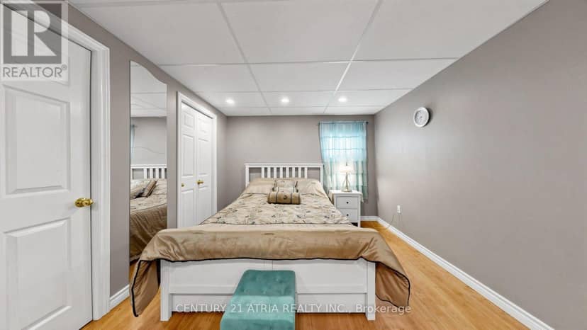 102 Huntington Crescent — photo 30 of 40