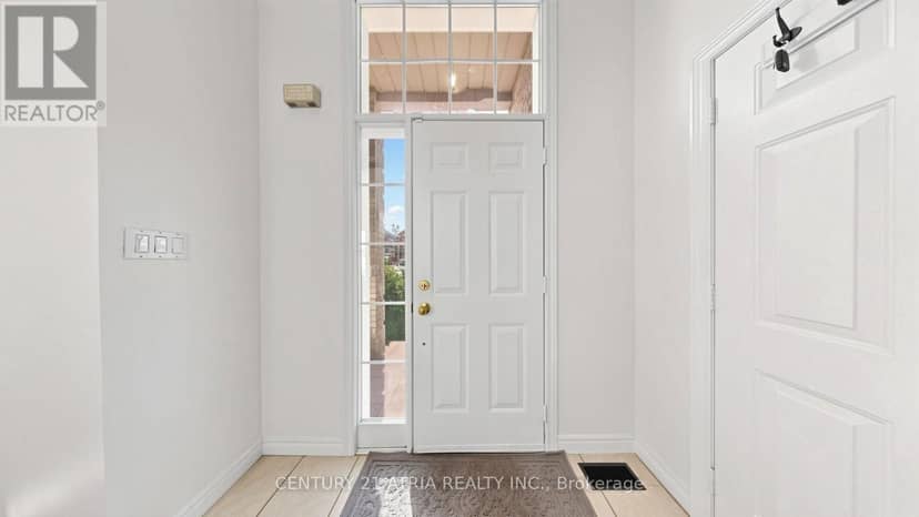 102 Huntington Crescent — photo 5 of 40