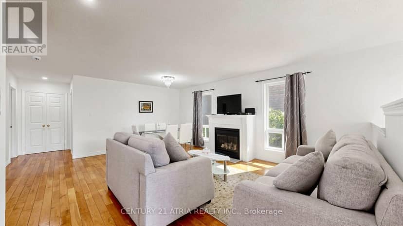 102 Huntington Crescent — photo 6 of 40
