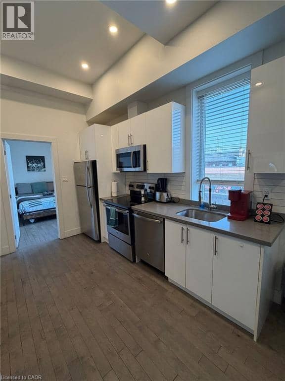1415 GERRARD Street E — photo 21 of 38