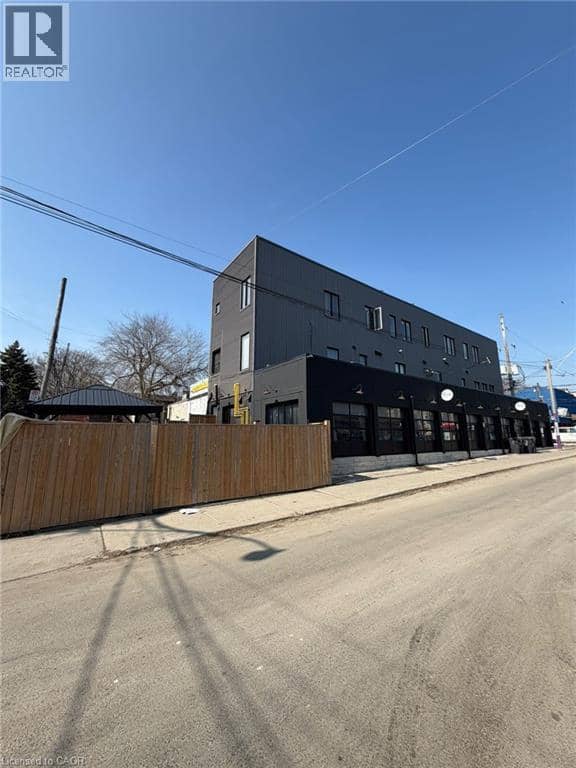 1415 GERRARD Street E — photo 4 of 38