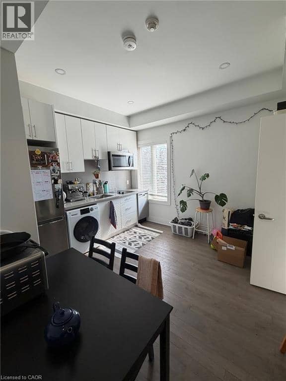 1415 GERRARD Street E — photo 22 of 38