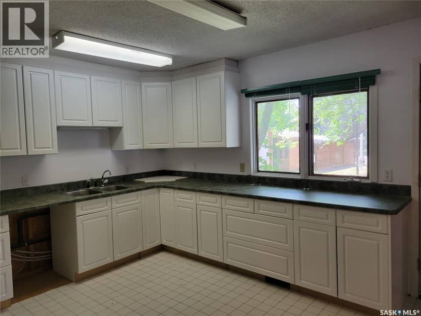 27 Elm STREET — photo 13 of 37