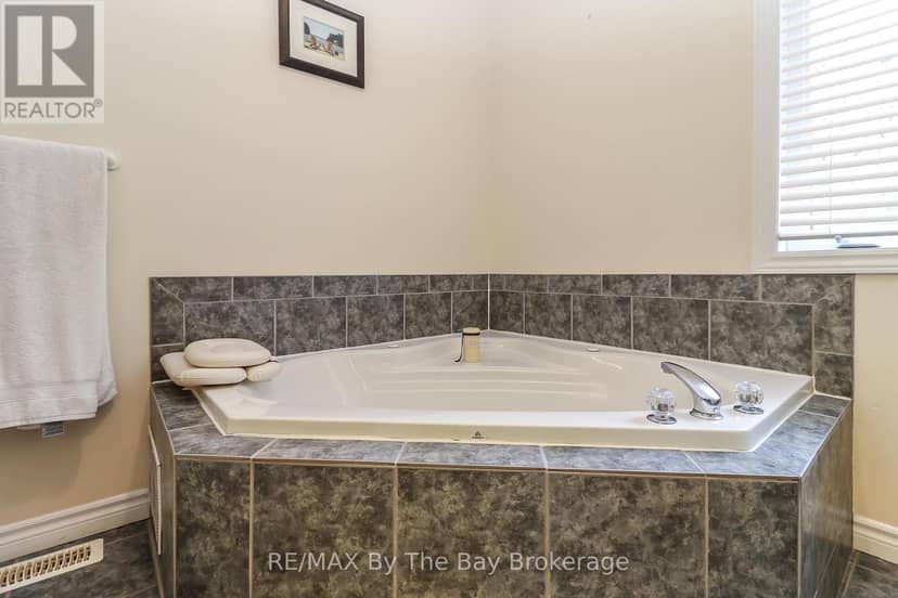 60 Martyn Drive — photo 16 of 40