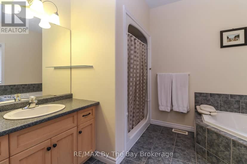 60 Martyn Drive — photo 17 of 40