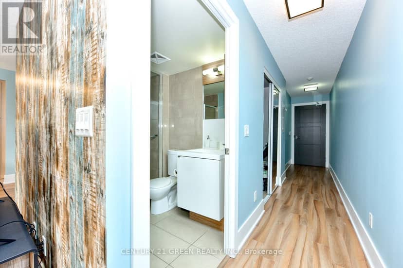 1014 - 300 Front Street W — photo 1 of 16