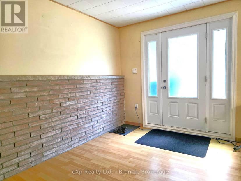 34 Third Avenue — photo 8 of 27