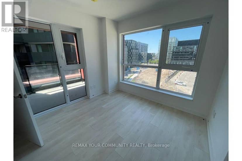527 - 8 Tippett Road — photo 9 of 28