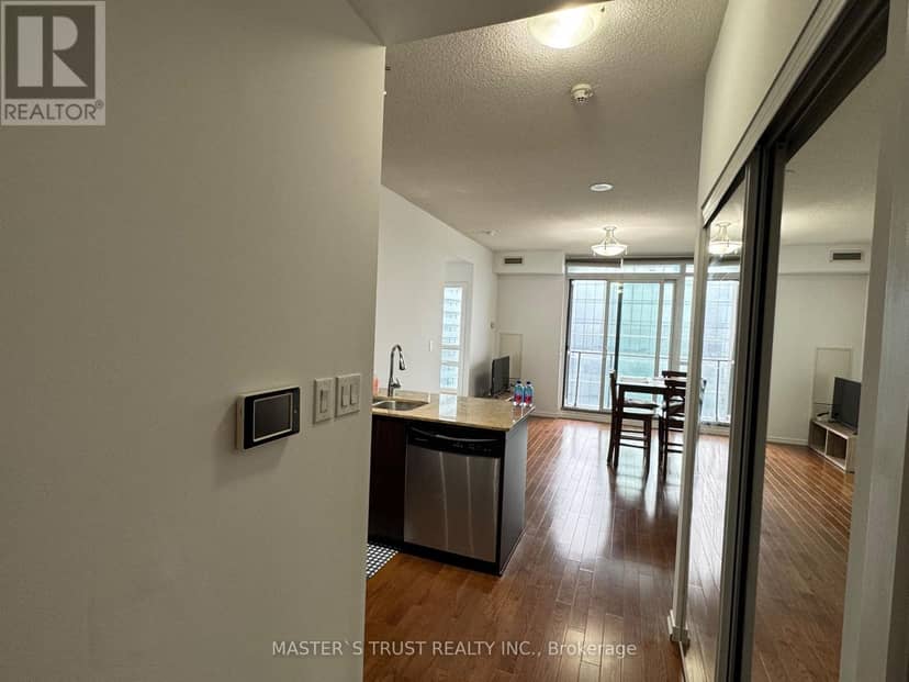 4502 - 65 Bremner Boulevard — photo 2 of 17