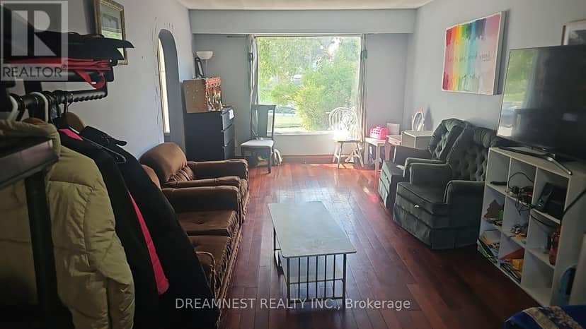 59 Coxworth Crescent — photo 4 of 12