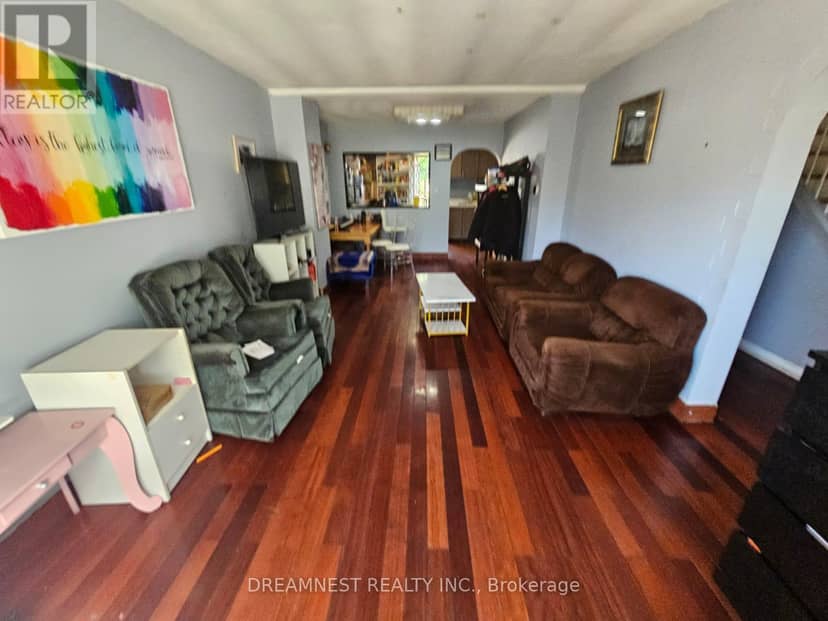 59 Coxworth Crescent — photo 5 of 12
