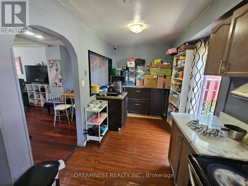 59 Coxworth Crescent — photo 7 of 12