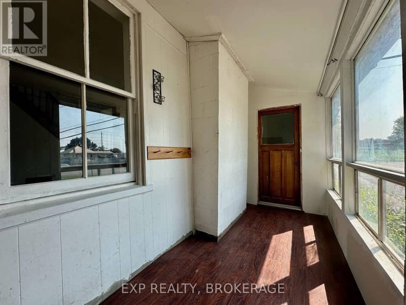 2295 Sydenham Road, Kingston, photo 2