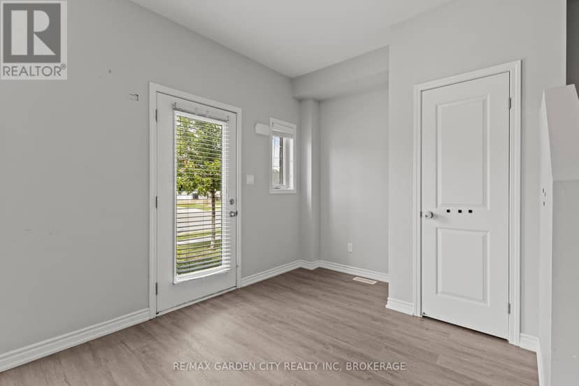 8 - 182 Broadway Lane — photo 3 of 31