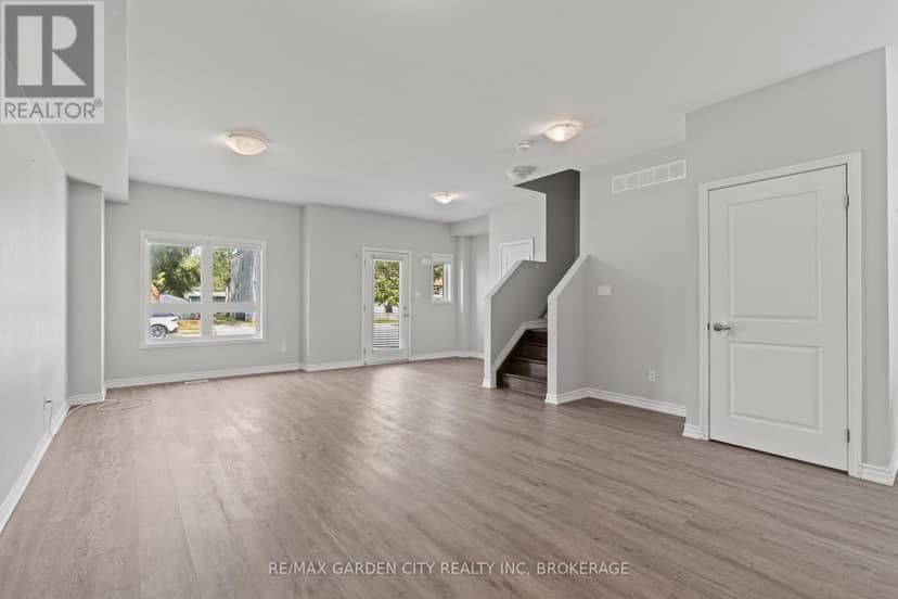 8 - 182 Broadway Lane — photo 4 of 31