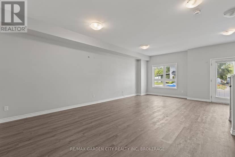 8 - 182 Broadway Lane — photo 5 of 31