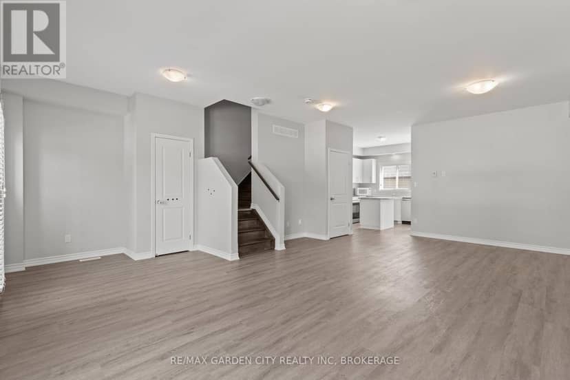 8 - 182 Broadway Lane — photo 7 of 31