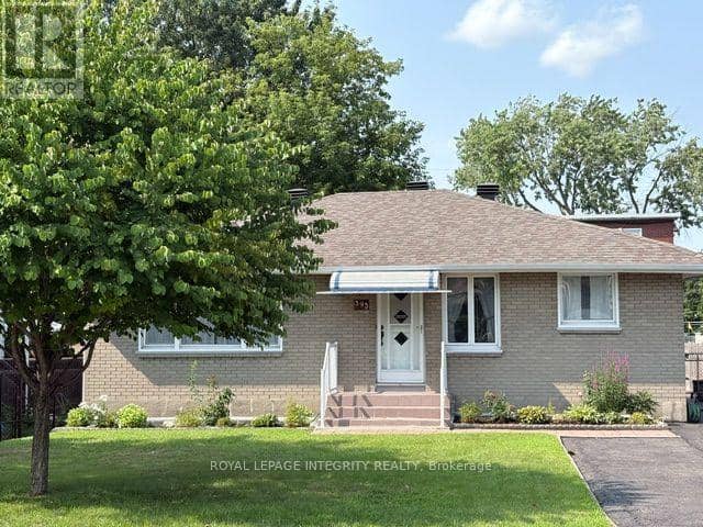 393 Spartan Avenue W, Ottawa, photo 2