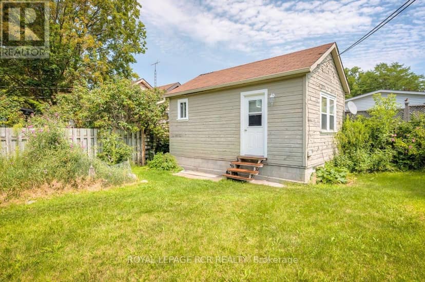 11 Jackson's Point Avenue — photo 27 of 38