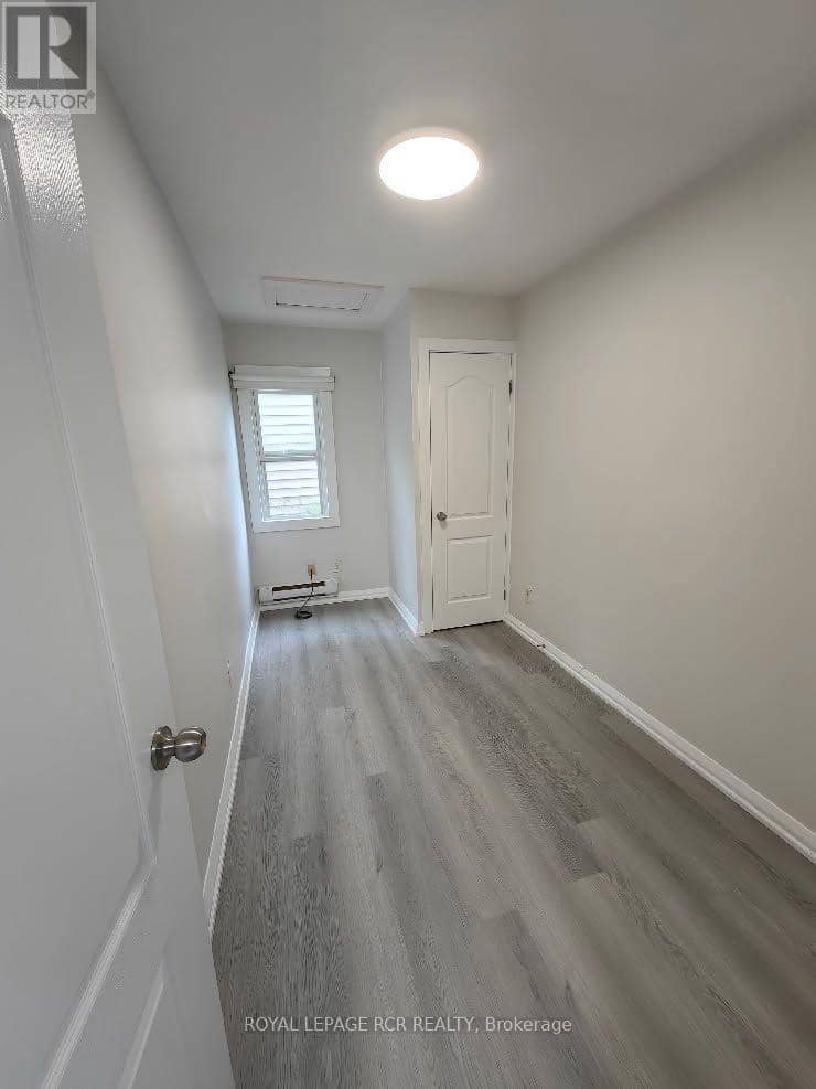 11 Jackson's Point Avenue — photo 28 of 38