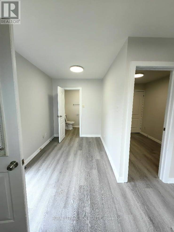 11 Jackson's Point Avenue — photo 29 of 38