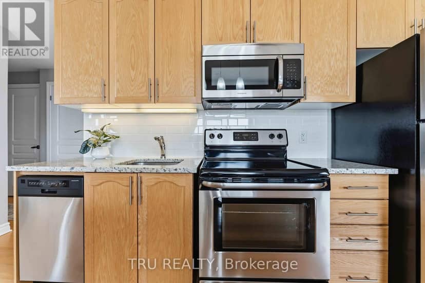 301 - 755 Beauparc Private — photo 11 of 40