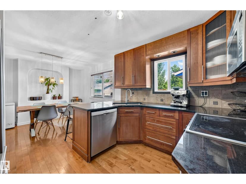 14804 95 AV NW — photo 21 of 40