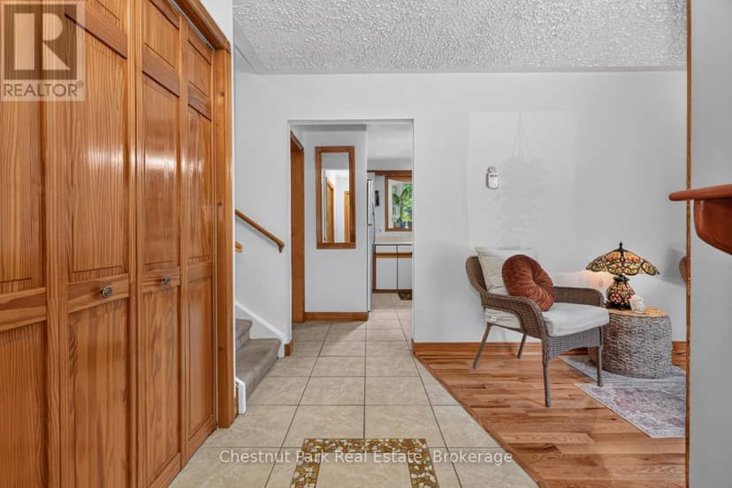 80 Hubbel Crescent — photo 7 of 40