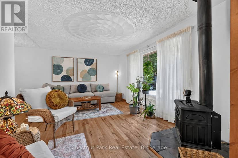 80 Hubbel Crescent — photo 9 of 40