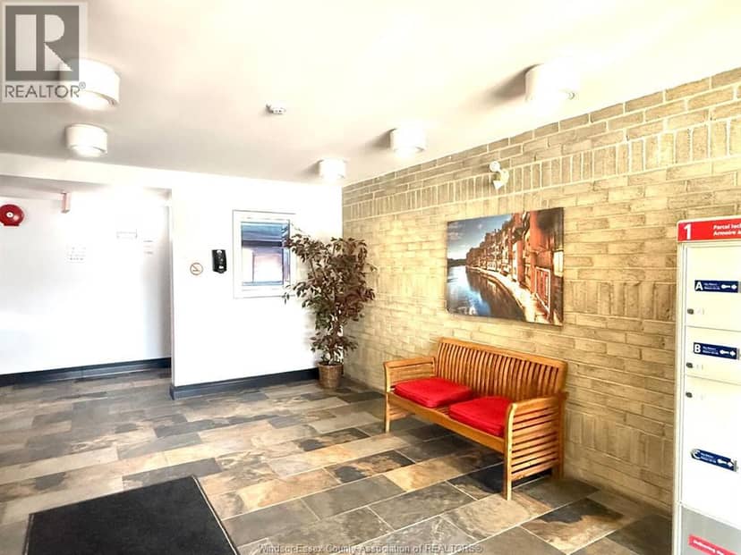 739 DEVERON CRESCENT Unit# 210 — photo 5 of 15