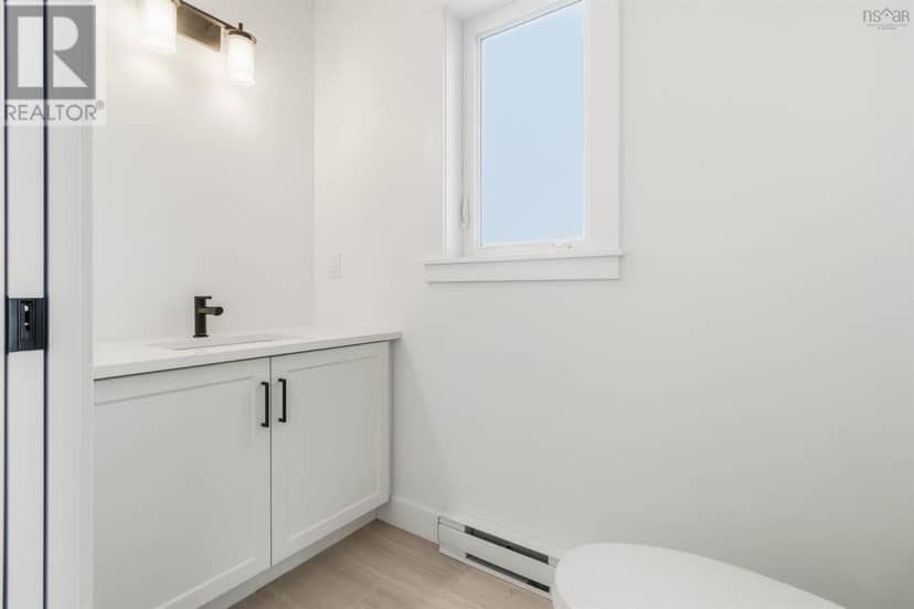 12 Nottingham Lane — photo 15 of 18