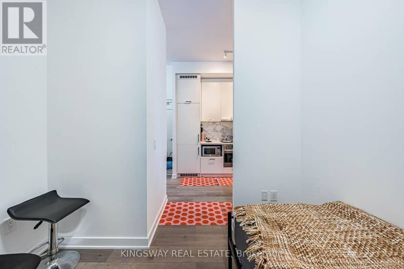 203 - 38 Honeycrisp Crescent — photo 23 of 26