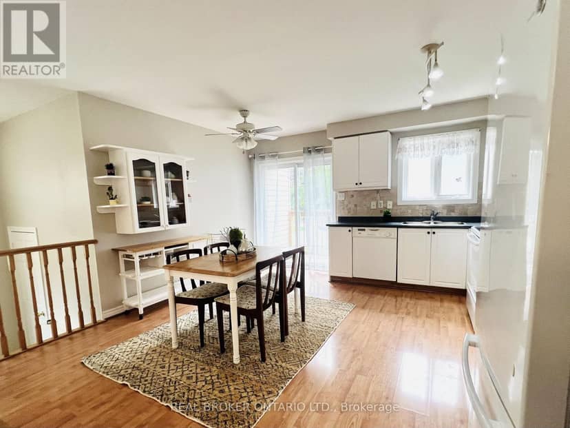 2342 Somers Boulevard — photo 4 of 30