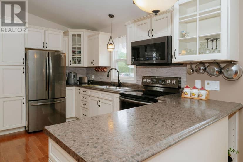 58 Byrd Avenue — photo 4 of 40