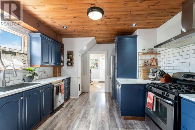 22 Washington Street — photo 10 of 40