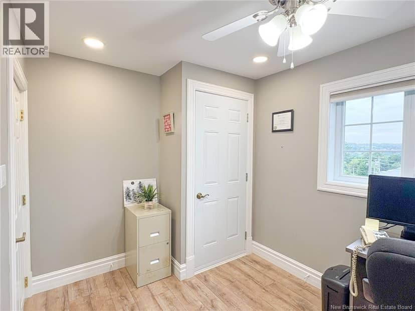 21 Hillcrest Avenue — photo 38 of 40