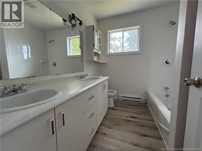 716 Rue MGR Lanteigne — photo 25 of 37