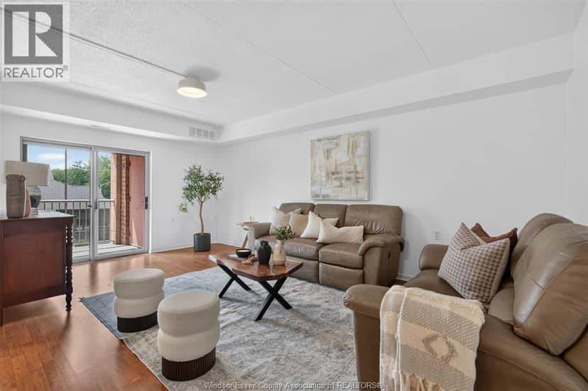 3915 Southwinds DRIVE Unit# 203 — photo 15 of 40