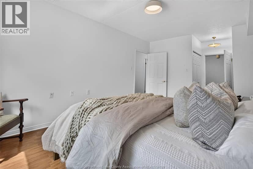 3915 Southwinds DRIVE Unit# 203 — photo 30 of 40
