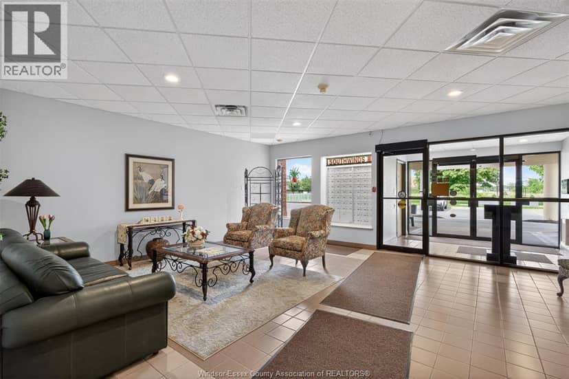 3915 Southwinds DRIVE Unit# 203 — photo 4 of 40