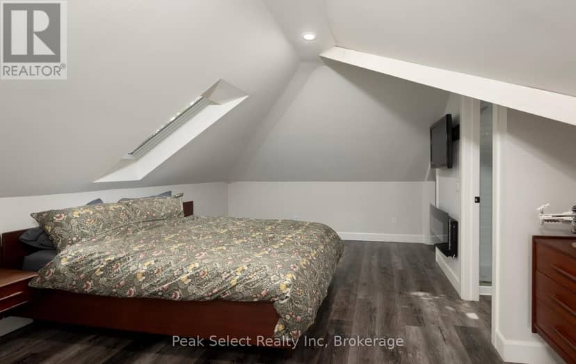 349 Edward Street — photo 18 of 34