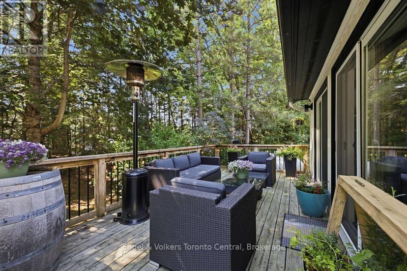 8 Bartlett Drive — photo 20 of 40