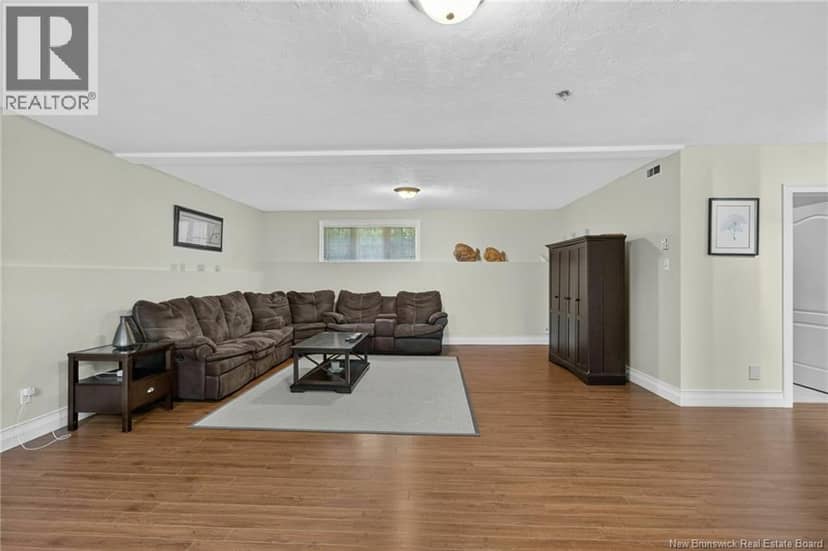 91 Old Oak Crescent — photo 16 of 21