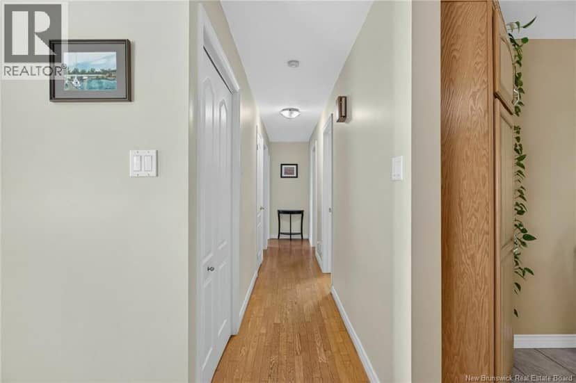 91 Old Oak Crescent — photo 9 of 21