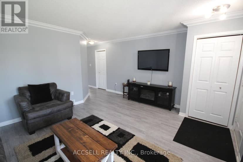 635 Highview Drive — photo 3 of 22