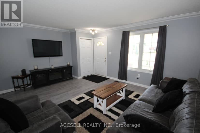 635 Highview Drive — photo 5 of 22