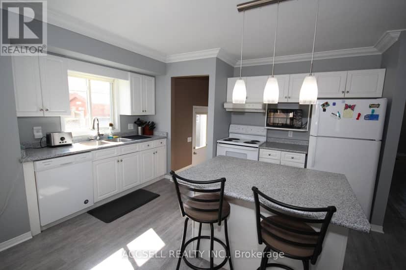 635 Highview Drive — photo 7 of 22