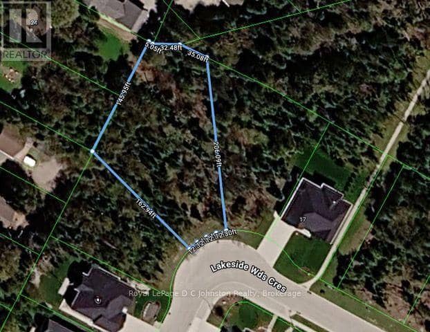 13 Lakeside Woods Crescent — photo 3 of 10